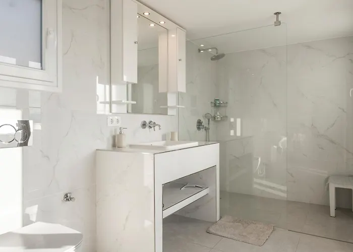 Aegean * イオス島 チョーラ