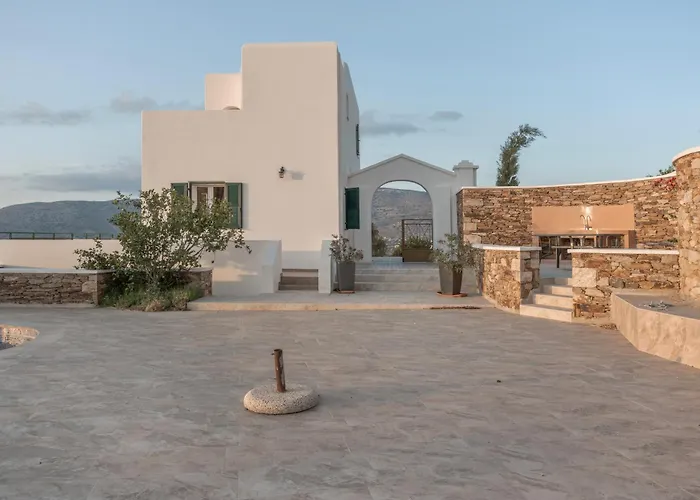 Aegean * イオス島 チョーラ