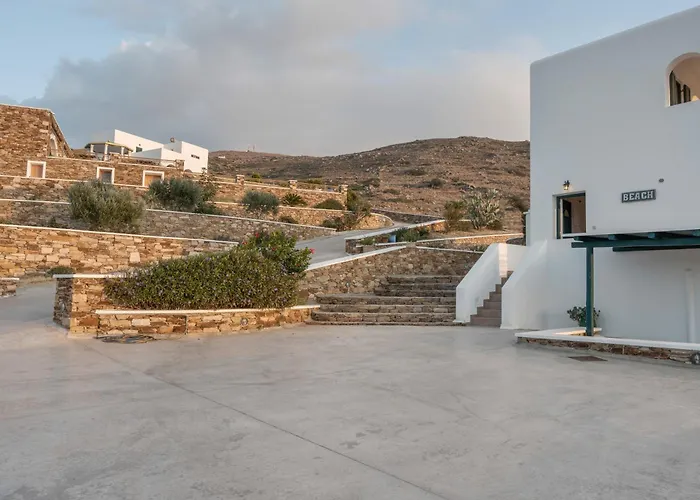 Aegean * イオス島 チョーラ